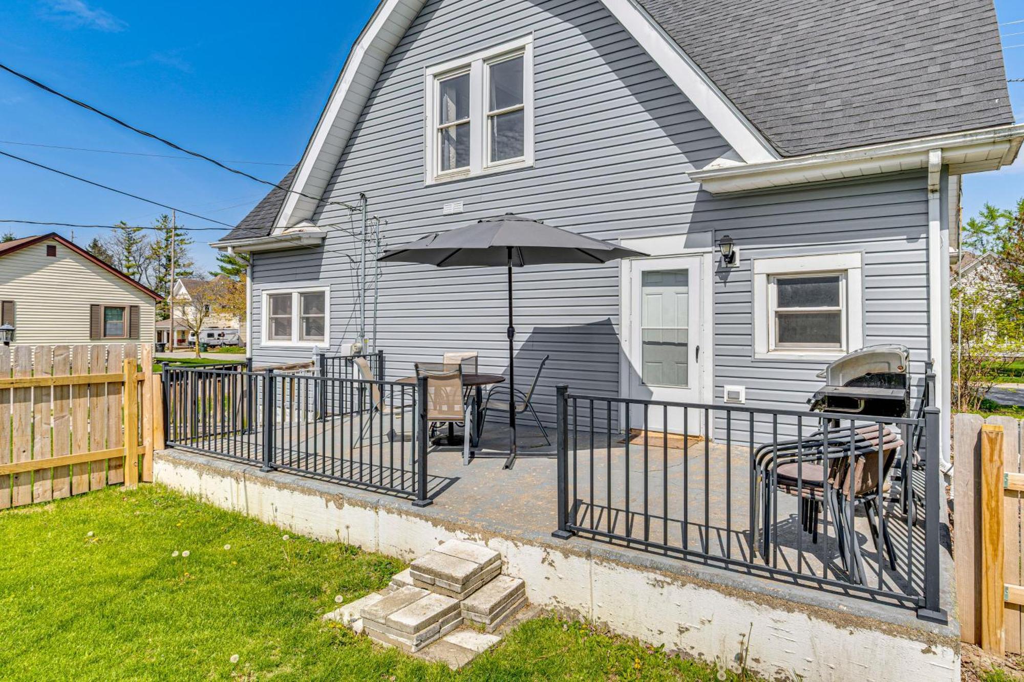 The Junction Victorian Home In Quaint Fortville! Екстер'єр фото